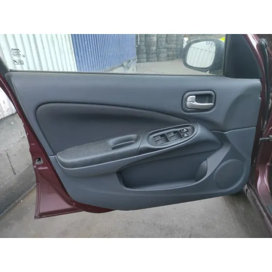 NISSAN ALMERA (N16/E) '2005 *