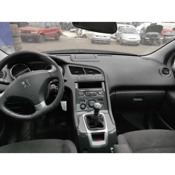 PEUGEOT 5008 '2013 1.6 HDI FAP PLATA