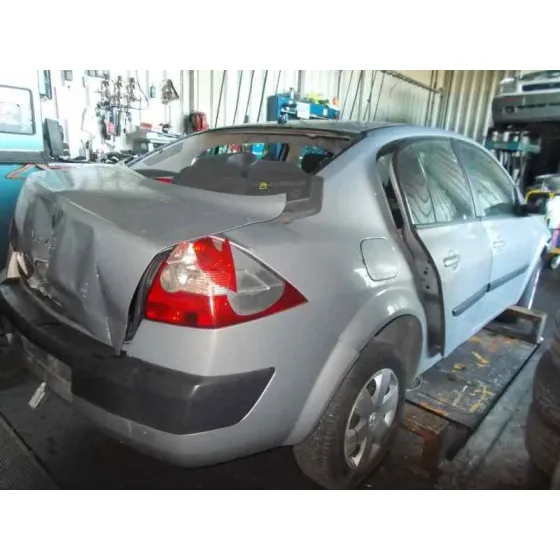 RENAULT MEGANE II BERLINA 3P '2003 1.9 DCI DIESEL GRIS
