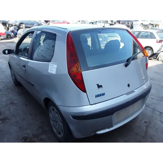 FIAT PUNTO BERLINA (188) '2002 1.2 8V ELX (I) PLATA