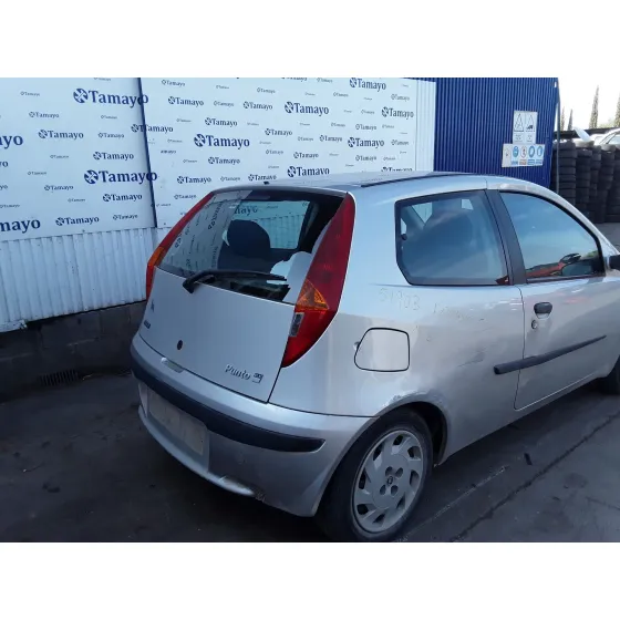 FIAT PUNTO BERLINA (188) '2002 1.2 8V ELX (I) PLATA