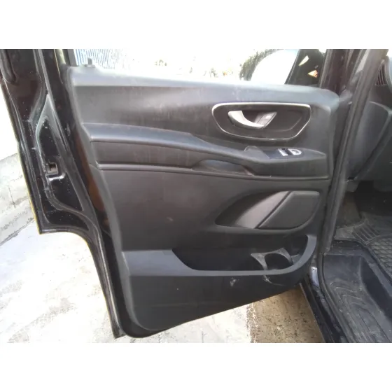 MERCEDES VITO TOURER (447) '2018 2.1 CDI CAT NEGRO/AMARILLO