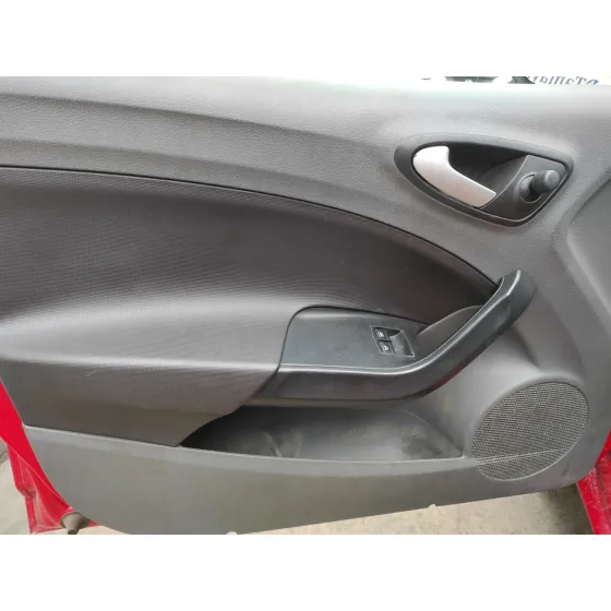 SEAT IBIZA (6J5) '2011 1.2 12V ROJO