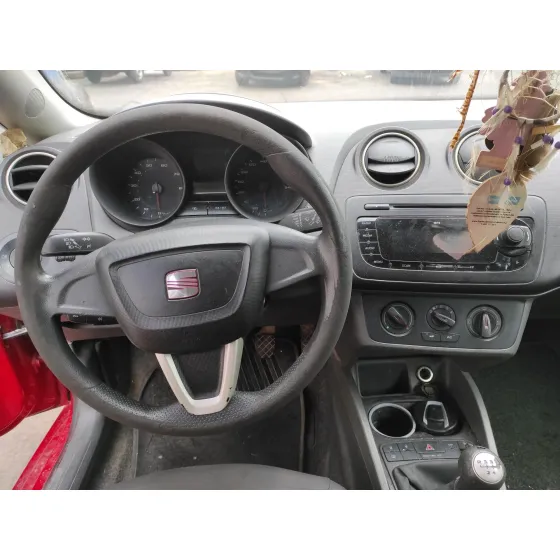 SEAT IBIZA (6J5) '2011 1.2 12V ROJO
