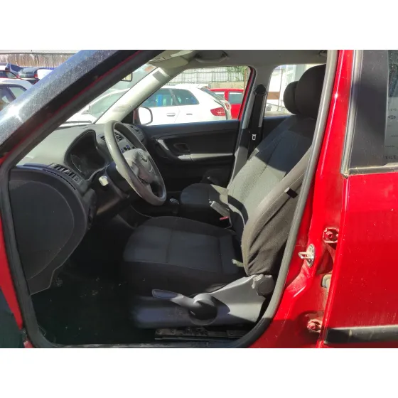 SKODA FABIA (5J2 ) '2012 1.2 ROJO