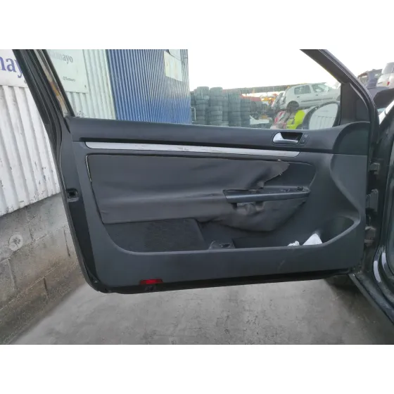 VOLKSWAGEN GOLF V BERLINA (1K1) '2007 NEGRO