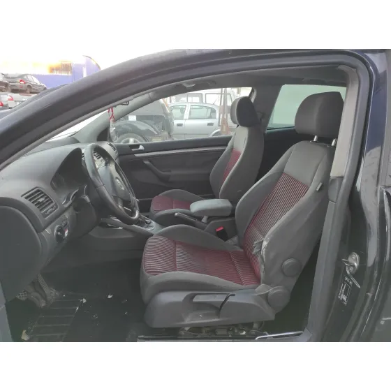 VOLKSWAGEN GOLF V BERLINA (1K1) '2007 NEGRO