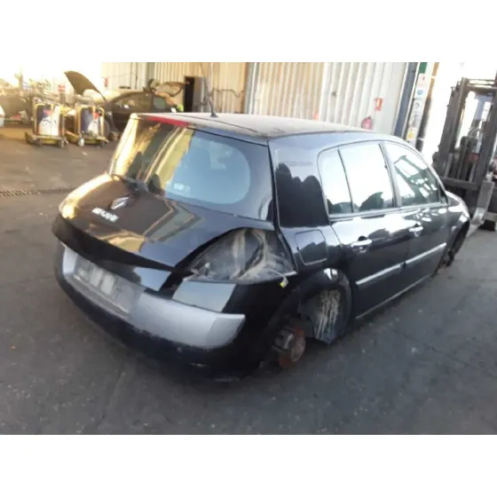 RENAULT MEGANE II BERLINA 5P '2005 1.9 DCI DIESEL NEGRO