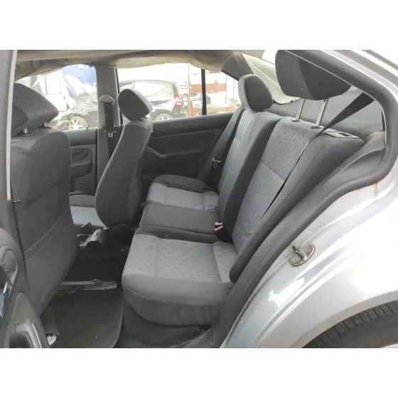 VOLKSWAGEN BORA BERLINA (1J2) '2004 1.9 SDI PLATA
