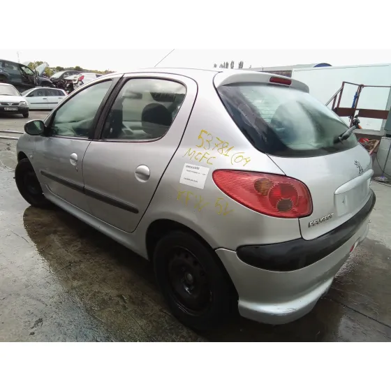 PEUGEOT 206 BERLINA '2004 1.4 PLATA