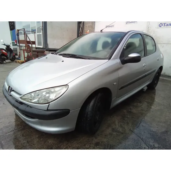 PEUGEOT 206 BERLINA '2004 1.4 PLATA