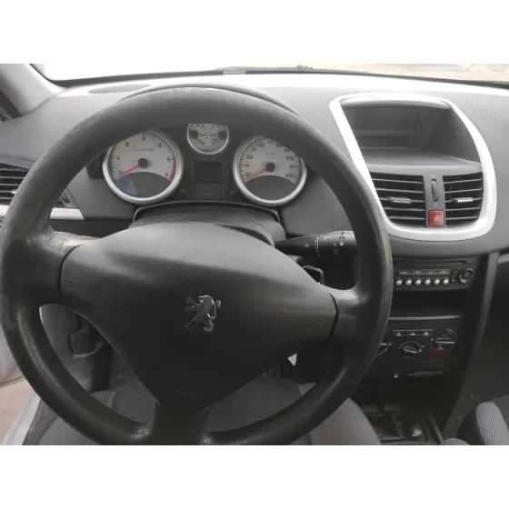 PEUGEOT 207 '2009 1.4 HDI BLANCO