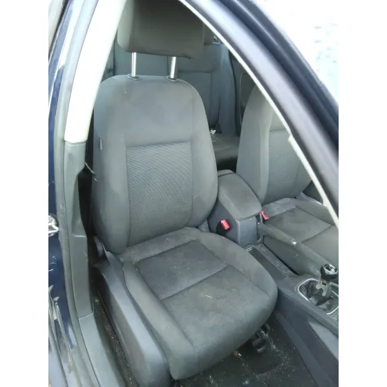 VOLKSWAGEN GOLF V BERLINA (1K1) '2006 1.9 TDI AZUL MARINO