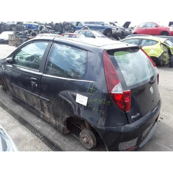 FIAT PUNTO BERLINA (188) '2005 1.4 NEGRO