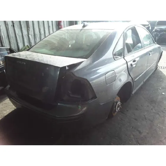 VOLVO S40 BERLINA '2005 2.0 DIESEL CAT GRIS