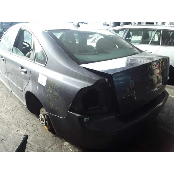 VOLVO S40 BERLINA '2005 2.0 DIESEL CAT GRIS