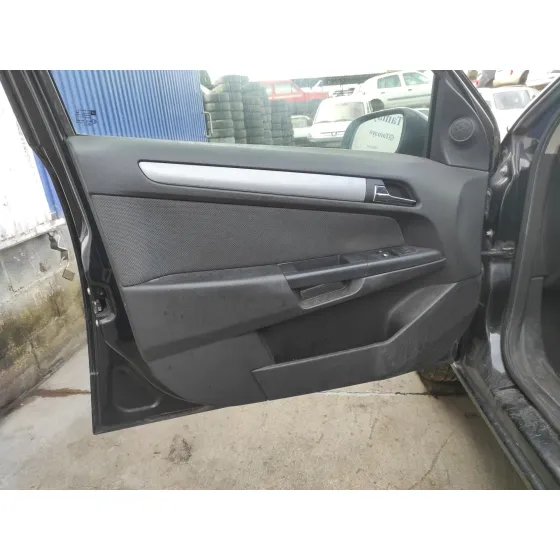 OPEL ASTRA H BERLINA '2005 * NEGRO