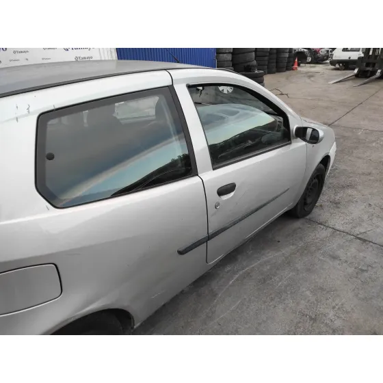 FIAT PUNTO BERLINA (188) '2004 1.2 CAT PLATA