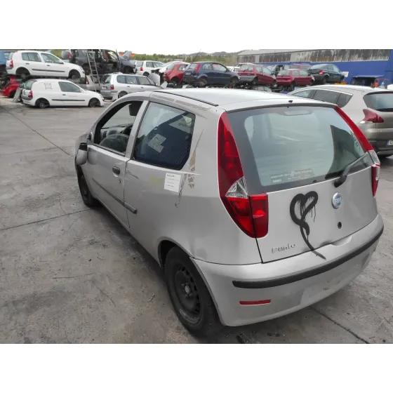 FIAT PUNTO BERLINA (188) '2004 1.2 CAT PLATA