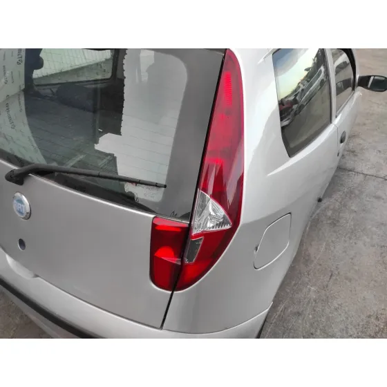 FIAT PUNTO BERLINA (188) '2004 1.2 CAT PLATA