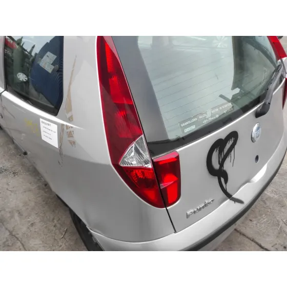 FIAT PUNTO BERLINA (188) '2004 1.2 CAT PLATA