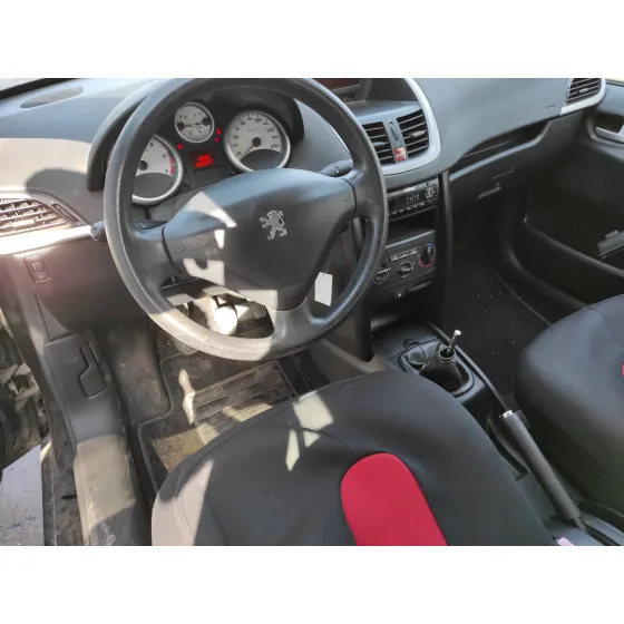 PEUGEOT 207 '2007 1.4 HDI FAP NEGRO