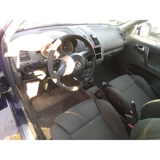 VOLKSWAGEN POLO BERLINA (6N2) '2001 1.4 16V AZUL MARINO