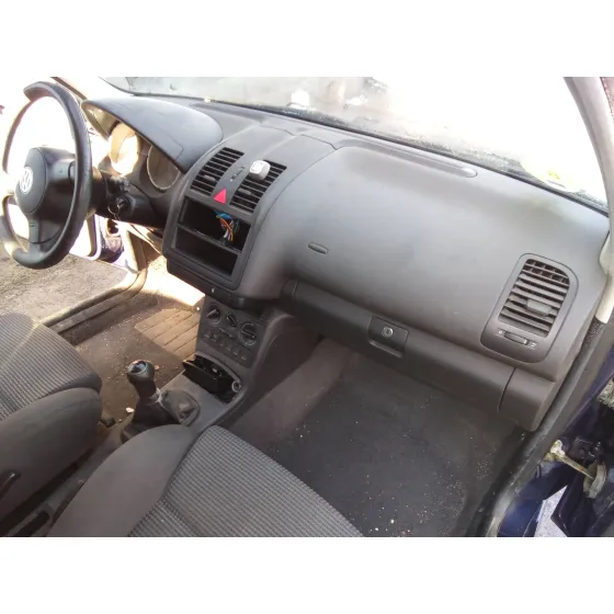 VOLKSWAGEN POLO BERLINA (6N2) '2001 1.4 16V AZUL MARINO
