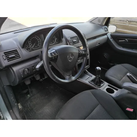 MERCEDES CLASE A (W169) '2004 2.0 CDI CAT VERDE OLIVA