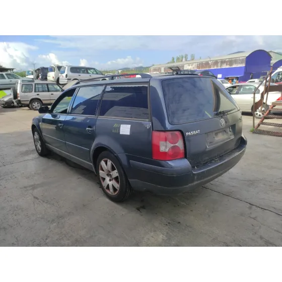 VOLKSWAGEN PASSAT VARIANT (3B6) '2003 * NEGRO