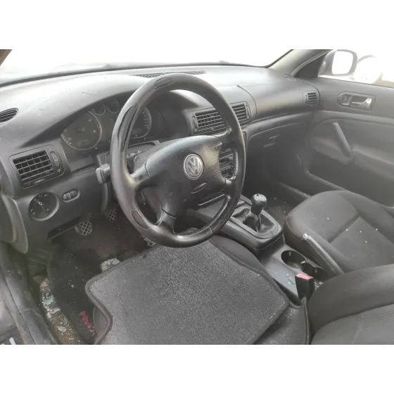 VOLKSWAGEN PASSAT VARIANT (3B6) '2003 * NEGRO