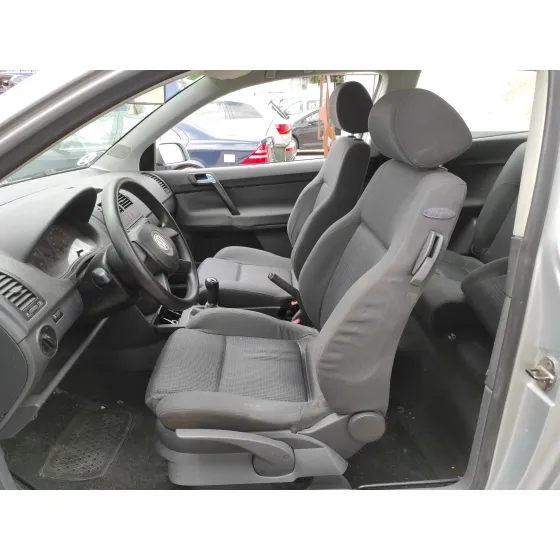 VOLKSWAGEN POLO (9N1) '2003 1.4 16V PLATA