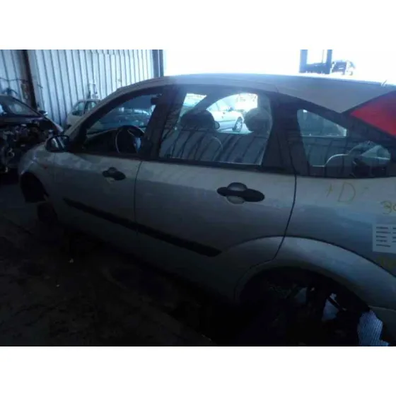FORD FOCUS BERLINA (CAK) '2001 1.6 16V CAT PLATA