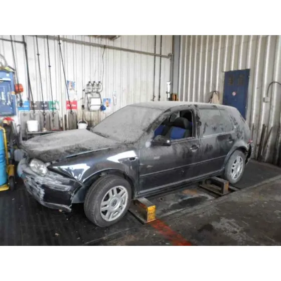 VOLKSWAGEN GOLF IV BERLINA (1J1) '2001 1.9 TDI NEGRO