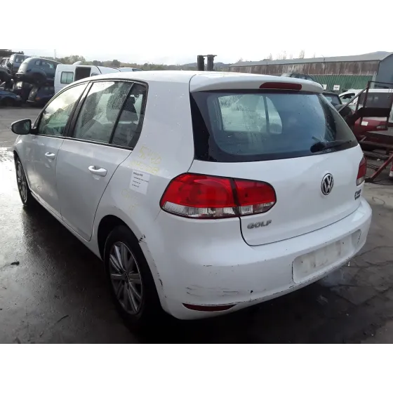 VOLKSWAGEN GOLF VI (5K1) '2012 1.6 TDI DPF BLANCO