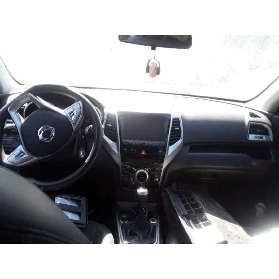 SSANGYONG TIVOLI '2017 PREMIUM 4X2 NEGRO