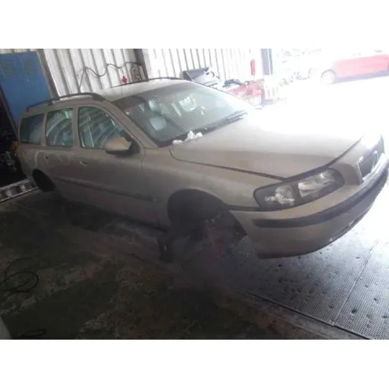 VOLVO V70 FAMILIAR '2002 2.4 20V TURBO CAT GRIS