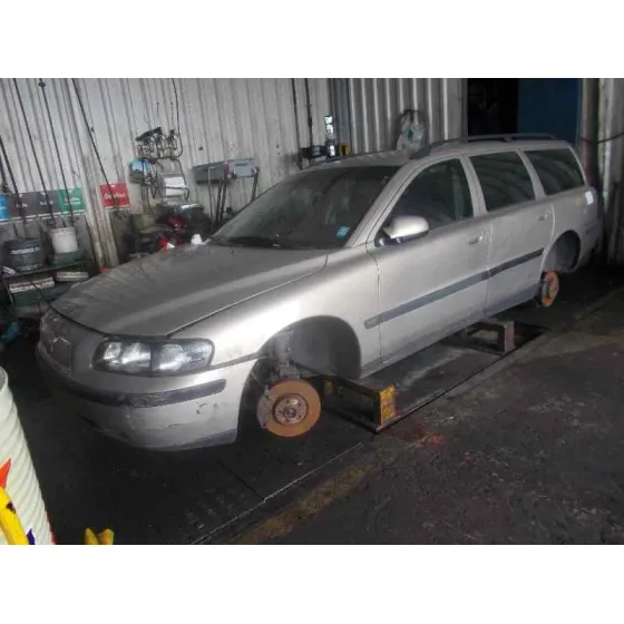 VOLVO V70 FAMILIAR '2002 2.4 20V TURBO CAT GRIS
