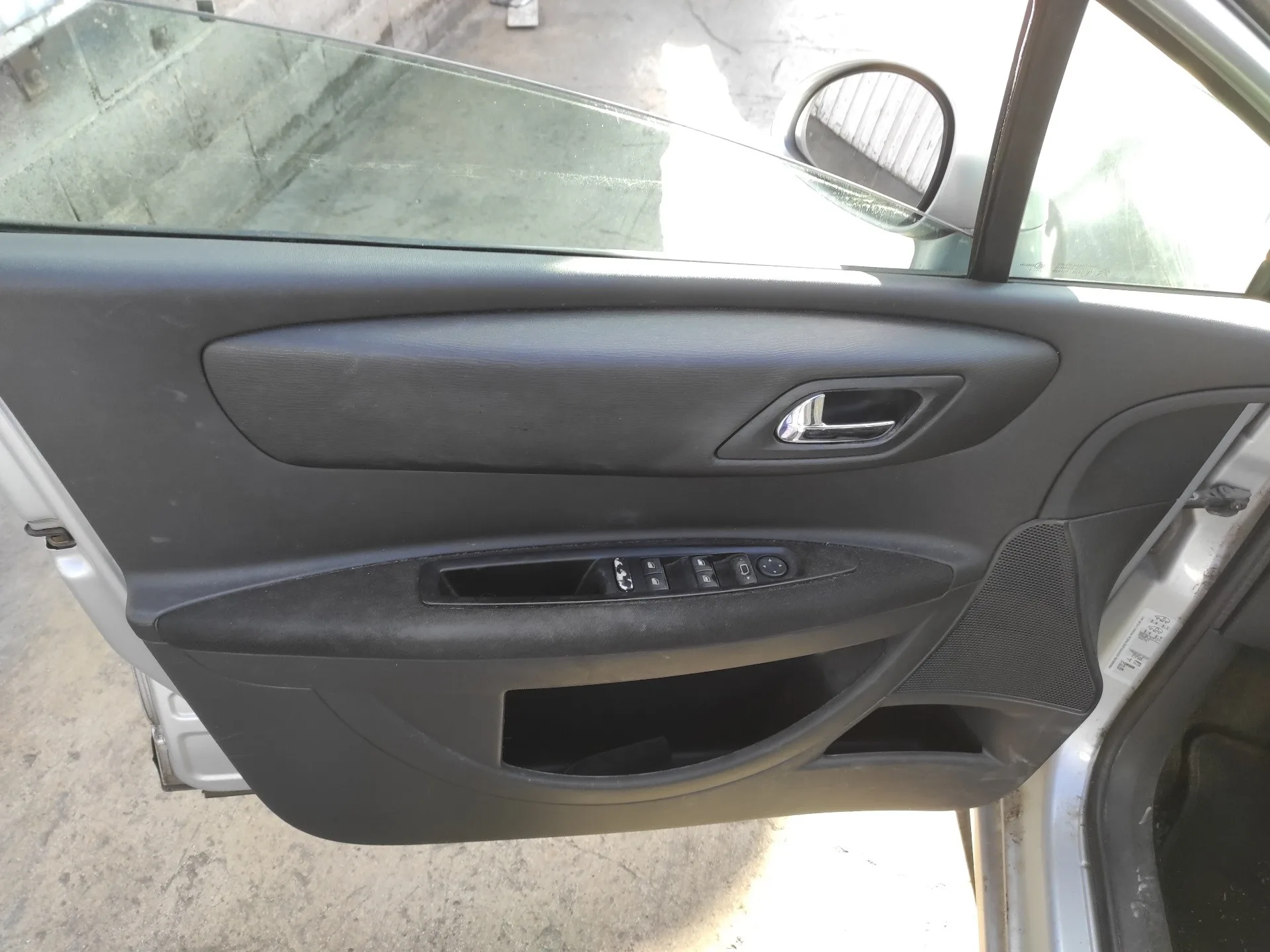 CITROEN C4 BERLINA '2007 1.6 HDI CAT (9HY / DV6TED4) PLATA