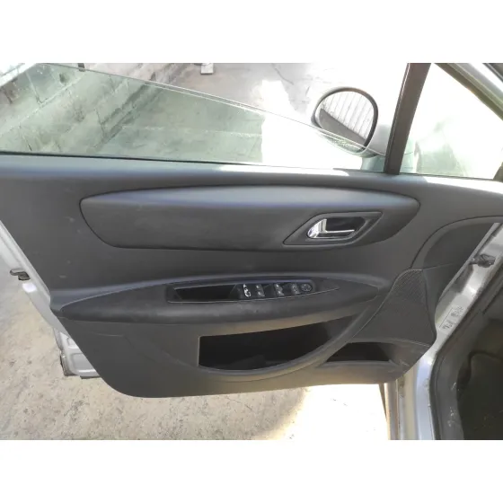 CITROEN C4 BERLINA '2007 1.6 HDI CAT (9HY / DV6TED4) PLATA