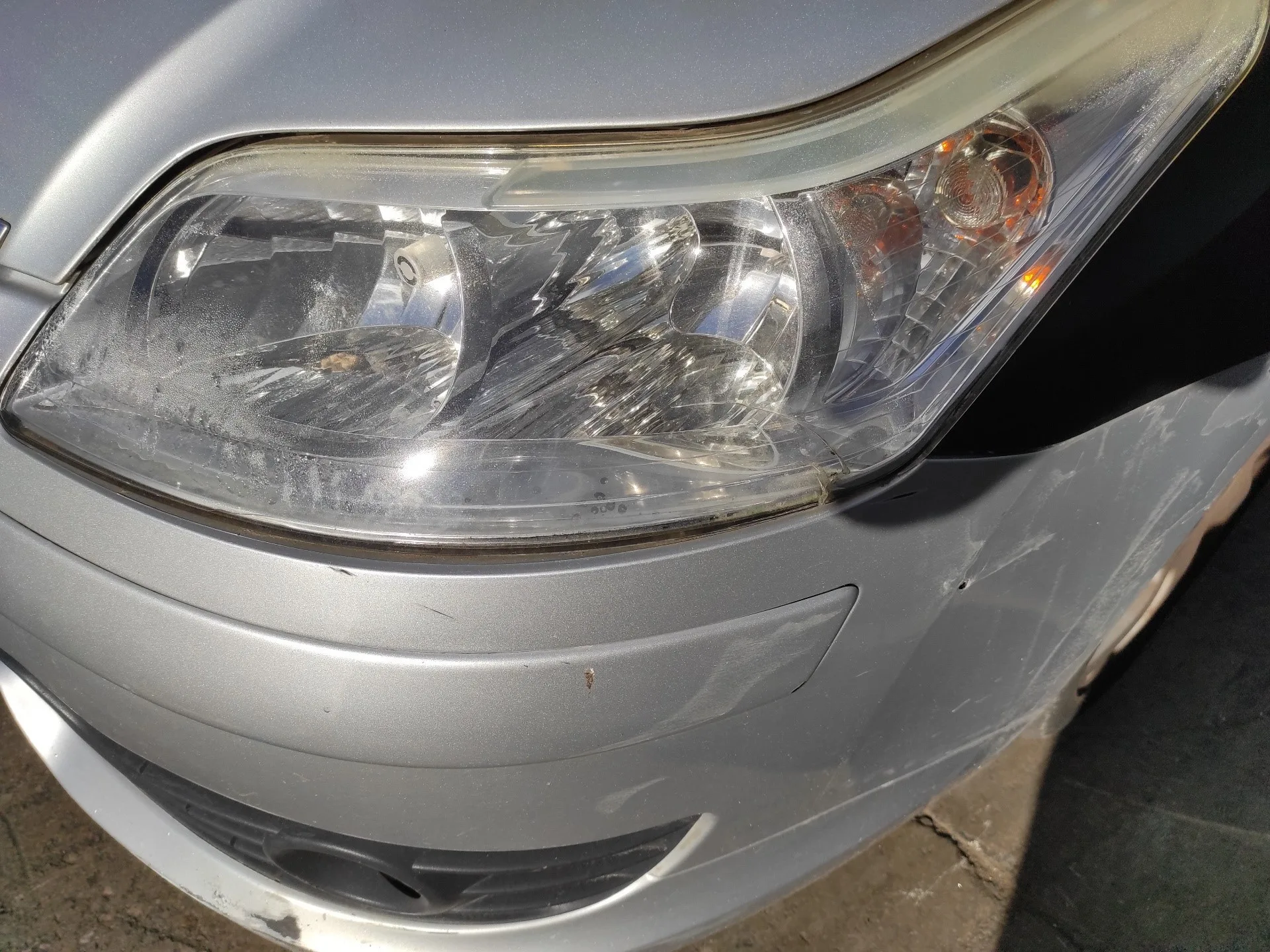 CITROEN C4 BERLINA '2007 1.6 HDI CAT (9HY / DV6TED4) PLATA