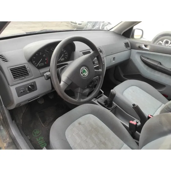 SKODA FABIA (6Y2/6Y3) '2001 1.4 VERDE BOTELLA