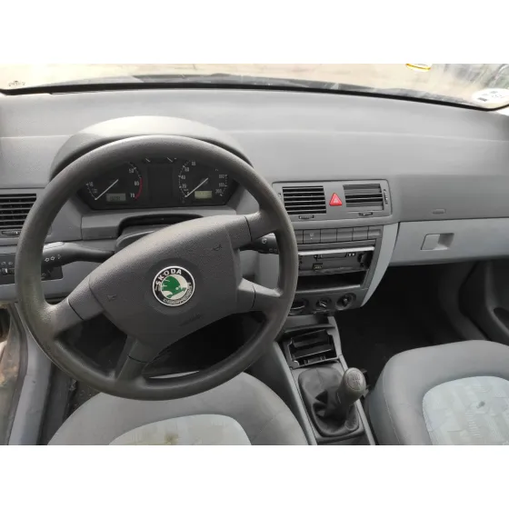 SKODA FABIA (6Y2/6Y3) '2001 1.4 VERDE BOTELLA