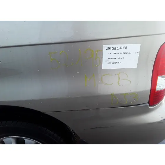 KIA CARNIVAL II '2006 2.9 CRDI CAT DORADO PLATA