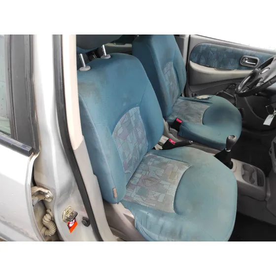 NISSAN ALMERA TINO (V10M) '2001 1.8 16V CAT PLATA