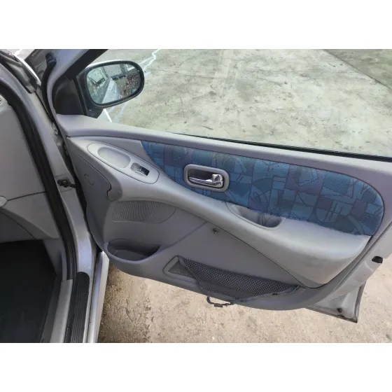 NISSAN ALMERA TINO (V10M) '2001 1.8 16V CAT PLATA