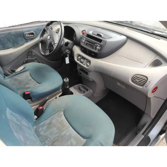 NISSAN ALMERA TINO (V10M) '2001 1.8 16V CAT PLATA