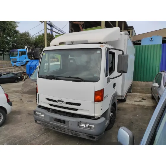 NISSAN ATLEON '2001 BLANCO