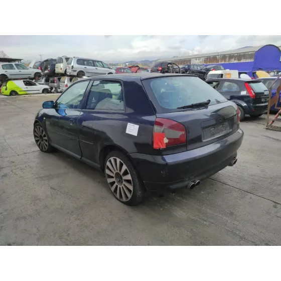 AUDI A3 (8L) '2001 * NEGRO