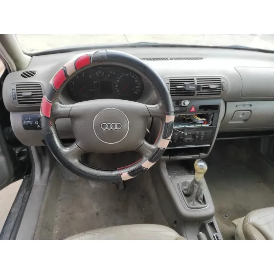 AUDI A3 (8L) '2001 * NEGRO
